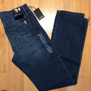 *NWT* Joe’s Jeans • the classic • straight leg